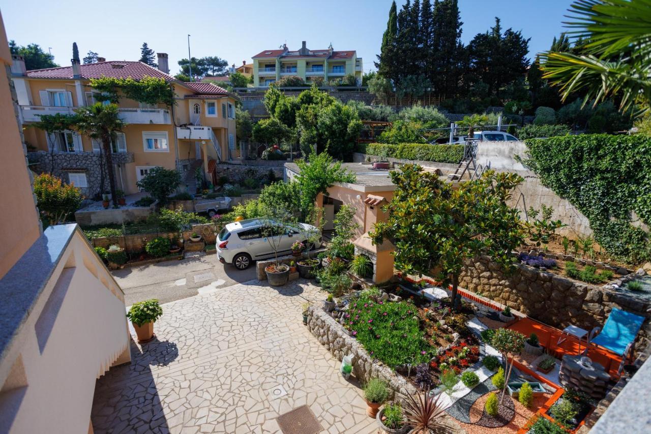 Apartment Studio Close To Sea Krk Town Exterior foto