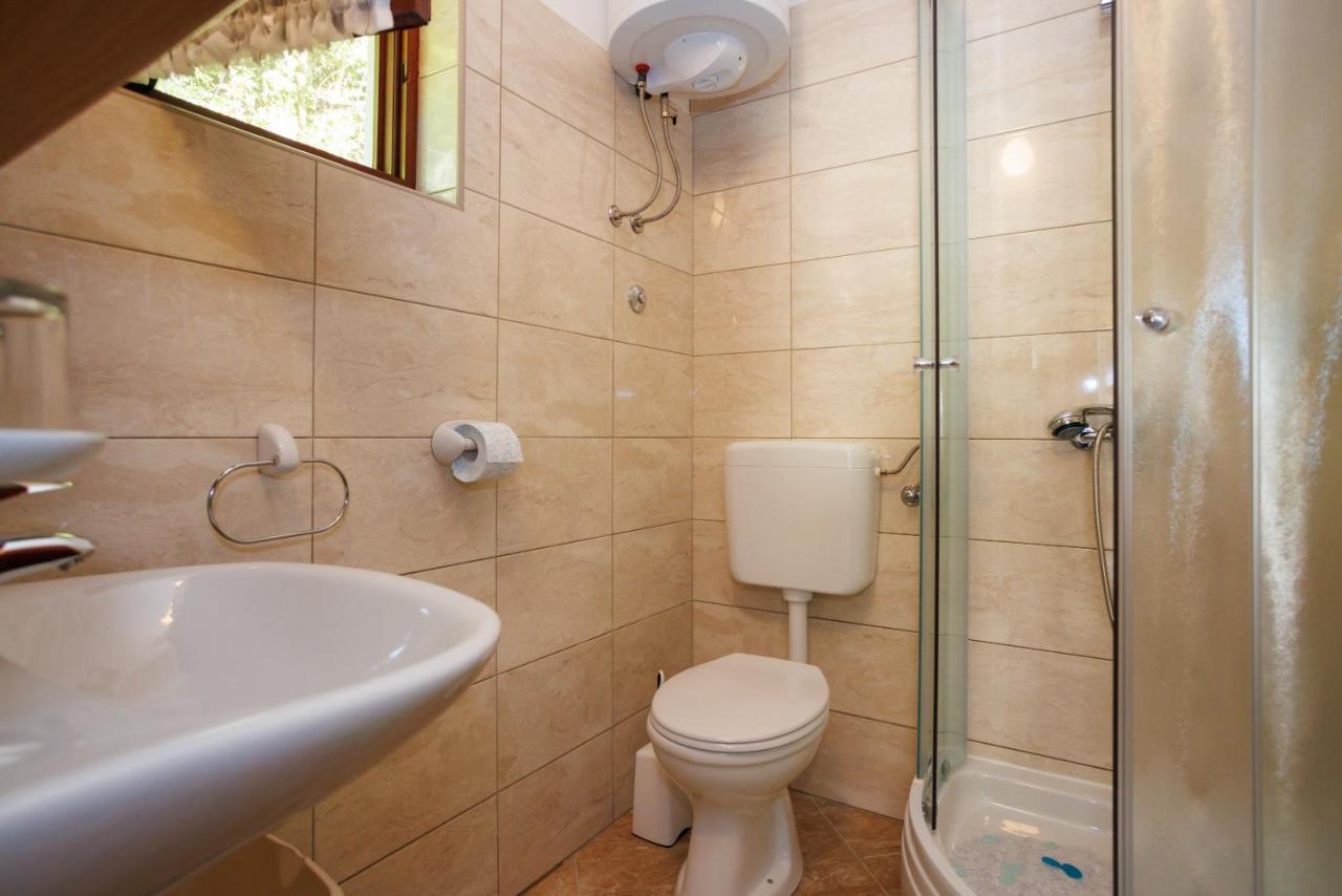 Apartment Studio Close To Sea Krk Town Exterior foto